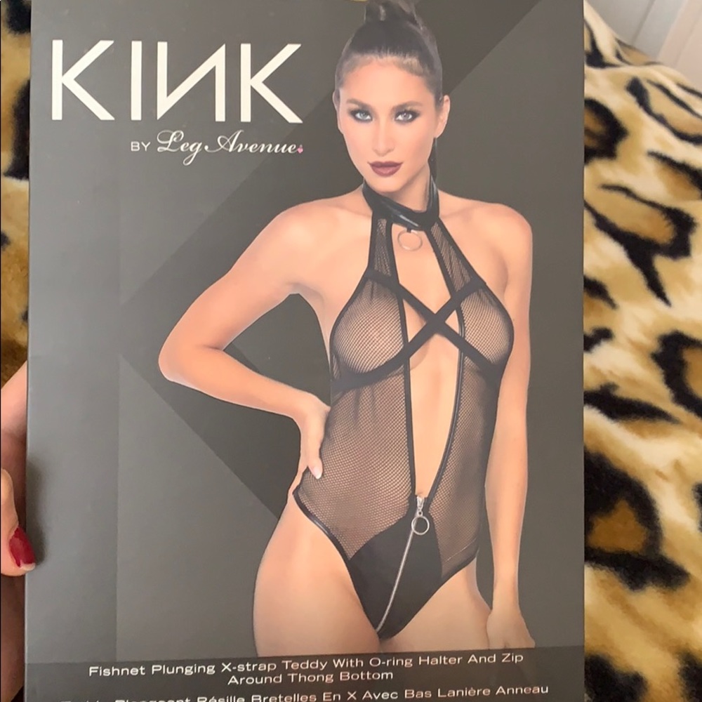 Leg avenue kink fishnet plunging X-strap Teddy